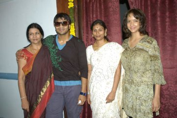 Celebrities With Mothers Exclusive Photos